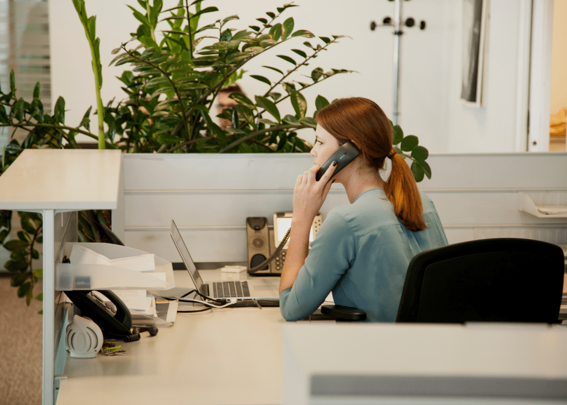 Un client au téléphone